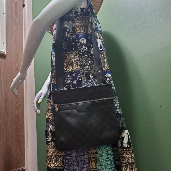 Damier Graphite Thomas Men's Bag - Picture 14 of 16